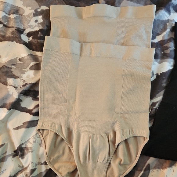 Beige and Black High-Waisted Shapewear Set Of 3 - Picture 3 of 5
